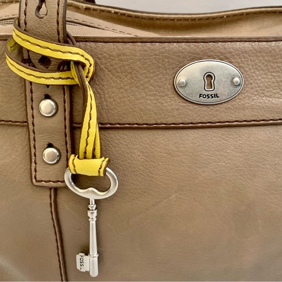 Fossil Taupe/Tan Leather Tote - Picture 17 of 17